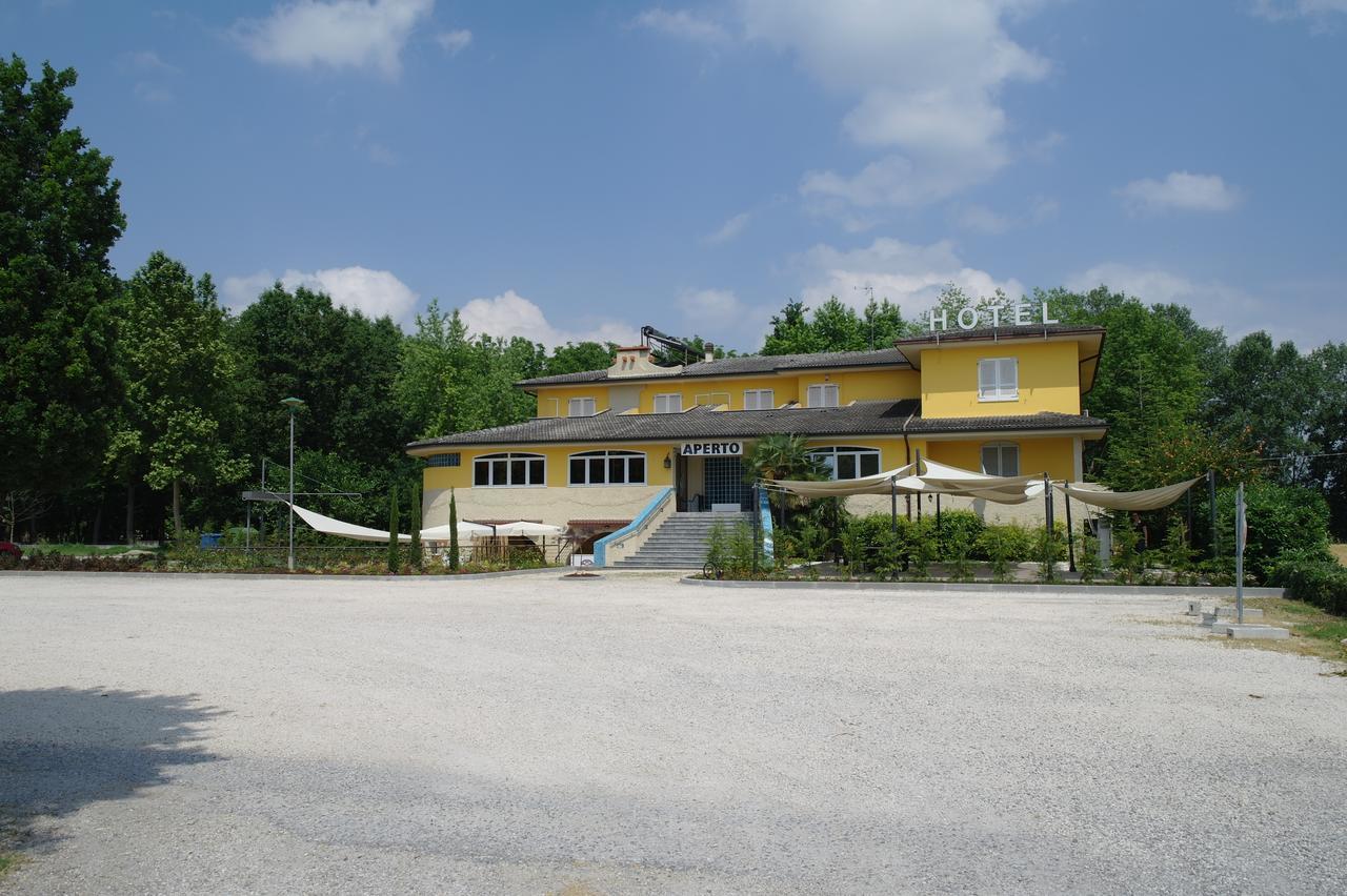 La Quercia Hotel con Ristorante San Giovanni in Croce Esterno foto