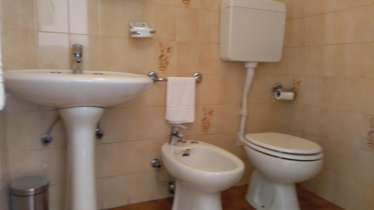 La Quercia Hotel con Ristorante San Giovanni in Croce Esterno foto